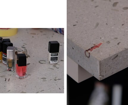 Lo studio «Trash2Treasure» ha trovato il modo di riutilizzare vecchie bottigliette di smalto per unghie che vengono sminuzzate e combinate con una miscela di marmo per creare superfici accattivanti