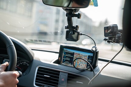 Kommt Simon dank Navi schneller zum Ziel?