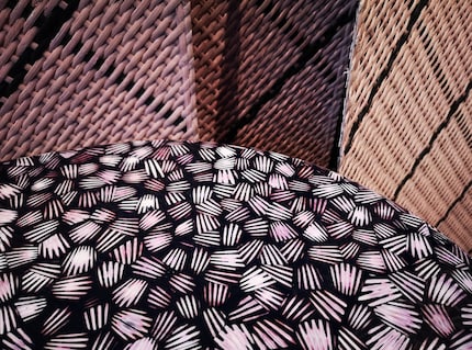 La superficie di una scrivania della collezione di Bethan Gray e Nature Squared.