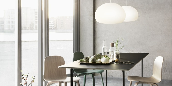 Essayez la convivialité : une lumière d'ambiance est essentielle dans la salle à manger. Image : Muuto Essayez la convivialité : une lumière d'ambiance est essentielle dans la salle à manger. Image : Muuto