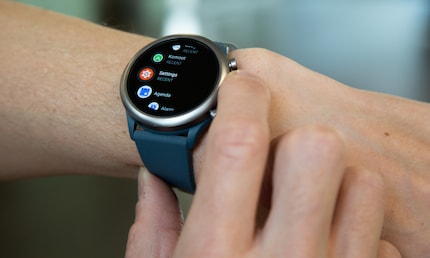 Mit der Krone kannst du dich durch Benachrichtigungen oder die App-Übersicht scrollen.