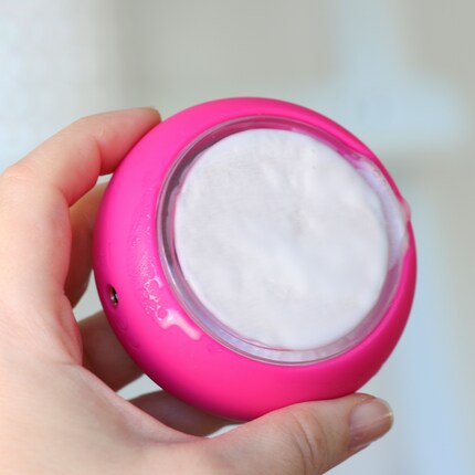 Auf der Rückseite befestige ich die Tuchmaske.