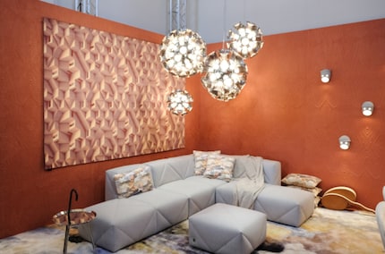 Die einzelnen Elemente der Pendelleuchten «Chalice» erinnern an Tulpen.