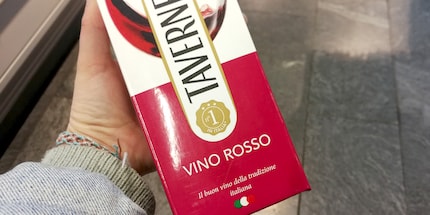 Un carton de vin nous a aidés à surmonter notre manque d'organisation.