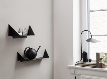 Eine Giesskanne, die gleichzeitig eine Skulptur ist. Bild: Ferm Living