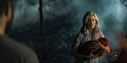 Elizabeth Banks überrascht in ihrer Rolle als liebende Mutter.
