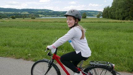 Elina auf der Tour um den Greifensee.