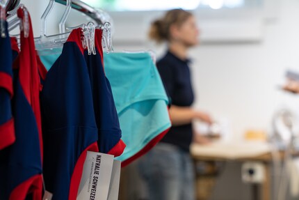 Schweizer kann mittlerweile von ihrer Bademode leben, ihre zeitlosen Modelle sind sportlich-elegant.