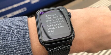 Square, practical, good: my watch tells me what I need to buy.