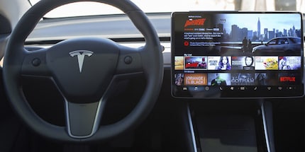 Ab wann Netflix und Youtube im Tesla gestreamt werden können, ist noch nicht bekannt. Quelle: Pocket-lint
