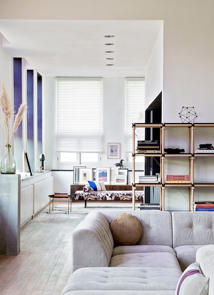 Une étagère comme prolongement optique d'un mur. Image : HK Living