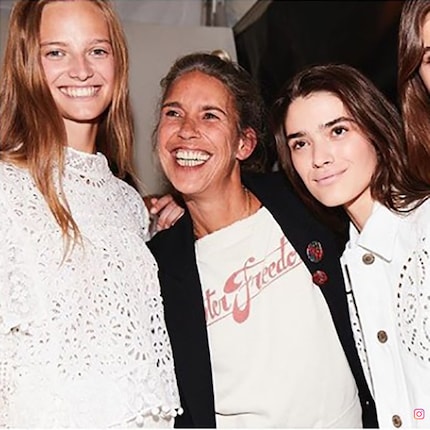 Une dentelle ajourée arrive rarement seule. Image : Instagram@isabelmarant 