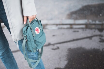 Alternatively, you can simply hold the micro bag in your hand.