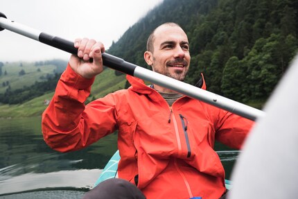 Die Doppelpaddel liegen gut in der Hand und lassen sich in drei verschiedenen Winkeln einstellen.