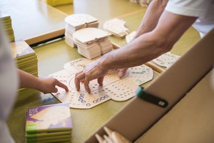 Qualitätskontrolle eines 6er-Dogs inklusive der Erweiterung im Mittelteil.