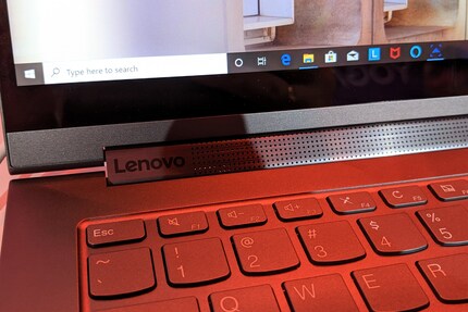 New trademark: The speaker moves into the hinge.