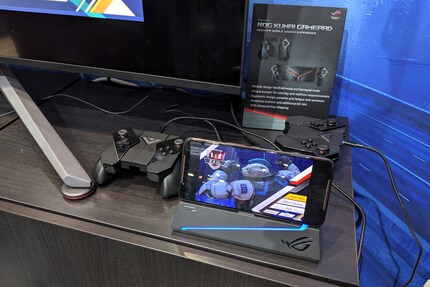 In der Dockingstation am Fernseher.