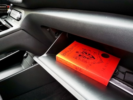 Harry Potter and the Philosopher's Stone in der Gryffindor House Edition