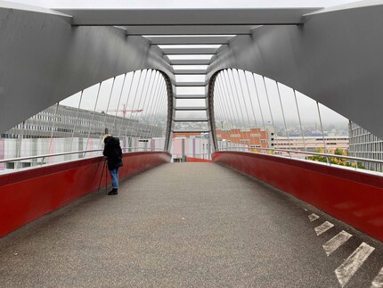 Die Überführung neben dem Westpark, wo der digitec-Hauptsitz ist