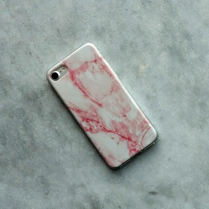 Marmor-Silikoncase von Finoo.