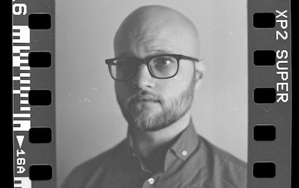 Simon King fotografiert verschiedenste Inhalte von Mode über politische Demonstrationen zu Werbekampagnen.