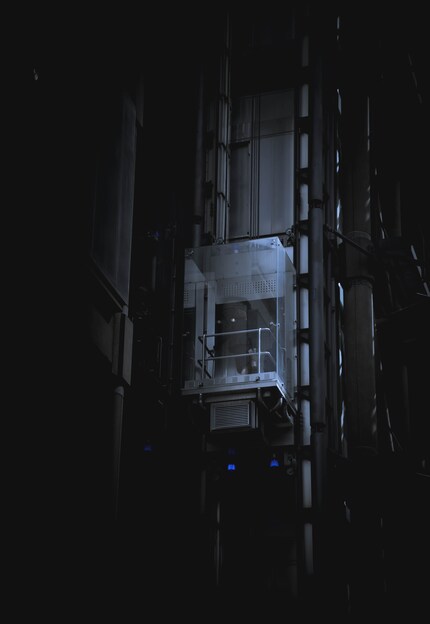 Lift into space by Samuel Betschart