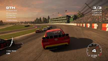 «Grid» se joue plutôt bien, jusqu'à ce qu'un lag vous fasse provoquer un carambolage.