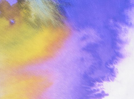 Il gradiente di colore dello specchio «Francis» ricorda la decolorazione degli antichi specchi veneziani. Immagine: Petite Friture