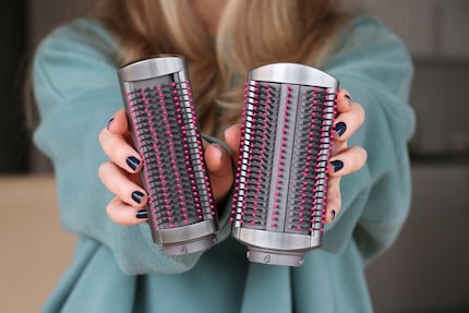Familienfoto: Links die neue weiche Smoothing Bürste, rechts ihr grosser Bruder.