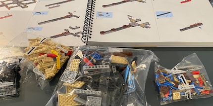 Schritt für Schritt, Klötzchen um Klötzchen. Das ist LEGO und das ist gut so.