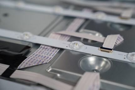 So sieht die kuppelartige Linse über eine LED-Gruppe aus.