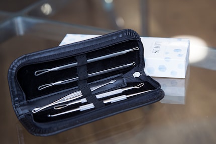 Je me suis enfin offert un kit d’extraction des taches noires. Il ne manque plus que les taches noires.