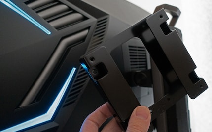 Il Predator X35 è compatibile con VESA (100 x 100 mm).