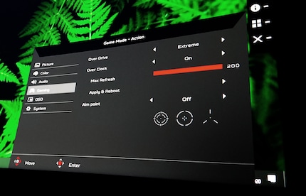 Se vuoi 200 Hz, devi attivare «Over Clock» nelle impostazioni.