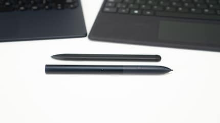 La Pixel Pen (sotto) è meno pratica della Surface Pen.