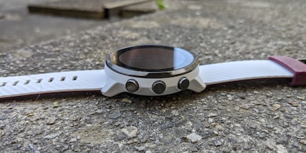 Die Suunto 7 ist gross, aber nicht zu gross.