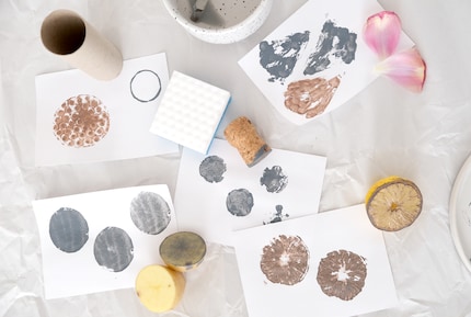 Egal, ob Zitronen, Blütenblätter oder Korken – zum Stempeln ist alles erlaubt.