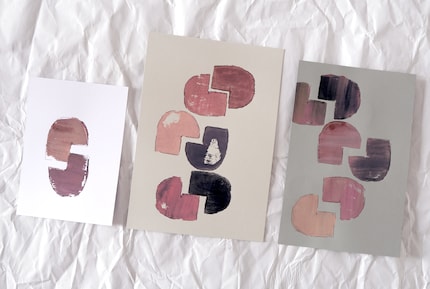 Ein- und dasselbe Bild kann bereits durch die Farbe des Papiers anders aussehen.