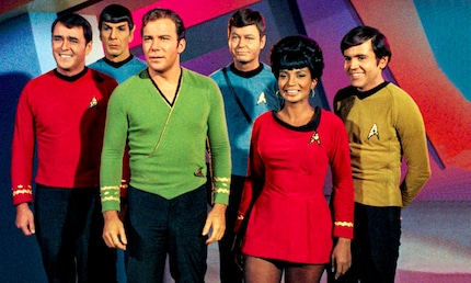 Nicht nur die 1960er waren knallig und kunterbunt, sondern auch der Star-Trek-Cast