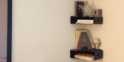 Bookcase, vase holder and decorative item – a newspaper rack is all in one. Picture source: Pinterest/HA