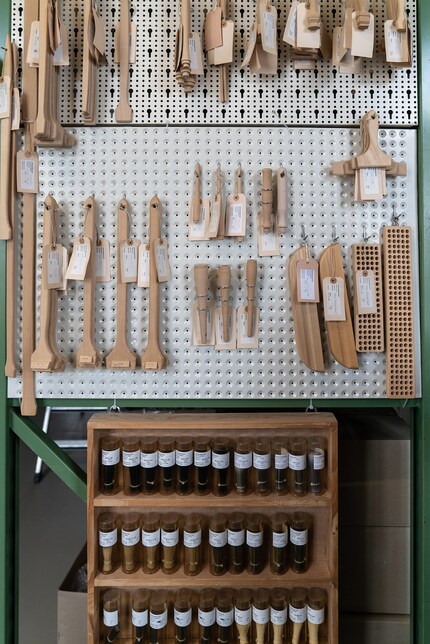 A selection of individual parts for the brushes from PEKA.