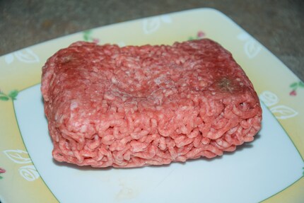 200 grams of minced meat after the first defrosting process.