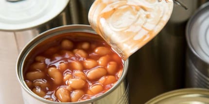 Les boîtes de conserve ouvertes ne devraient pas être utilisées pour conserver les aliments. Source : Münchner Merkur