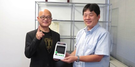 This picture clearly shows how big the mini console is.