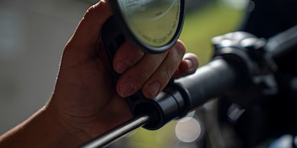 Bisogna stringere bene la vite quadrata.