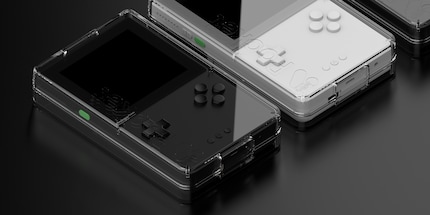 The transparent cover looks slightly less noble than the rest. Image source: analogue.co/pocket