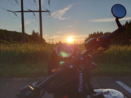 The regular camera takes average pictures, at best.