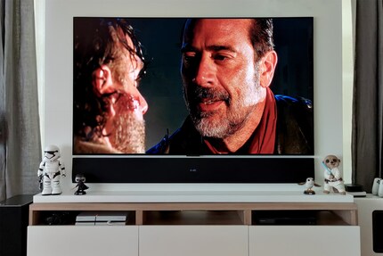 Negan (Jeffrey Dean Morgan, à droite) de The Walking Dead.