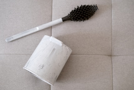 Remarkably realistic: the pattern on the Bbb La Brosse looks just like marble.