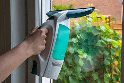 Leifheit Dry & Clean also cleans from the inside.